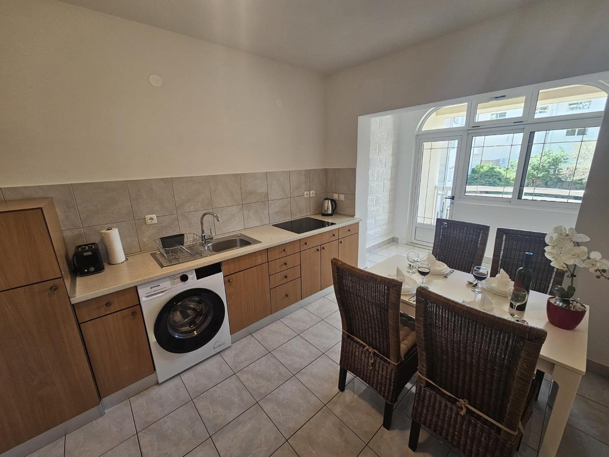 Apartments Kovac マカルスカ 部屋 写真