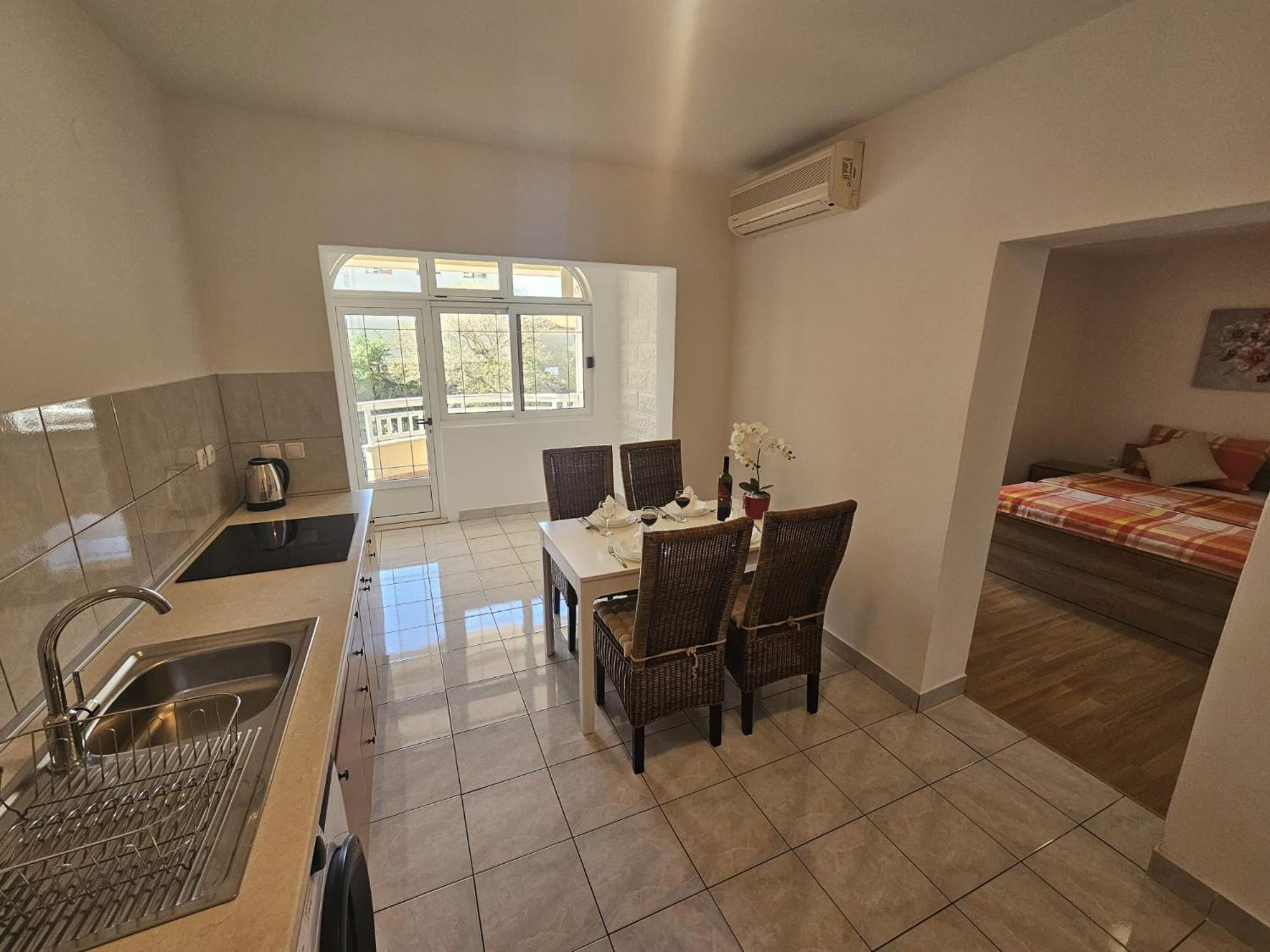 Apartments Kovac マカルスカ 部屋 写真