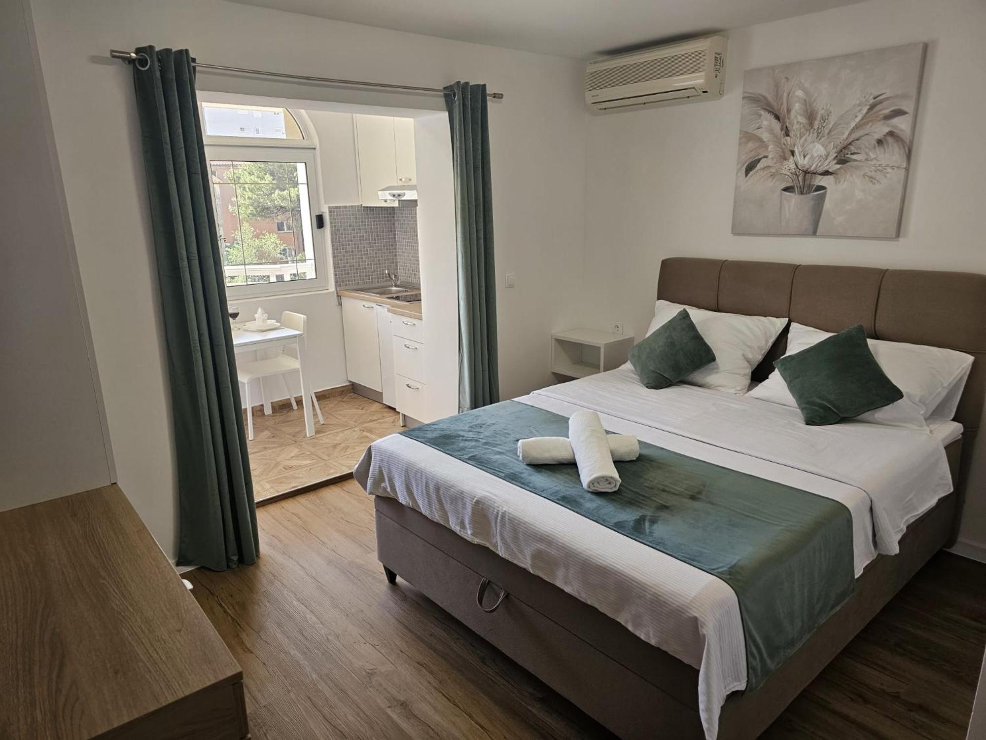 Apartments Kovac マカルスカ 部屋 写真