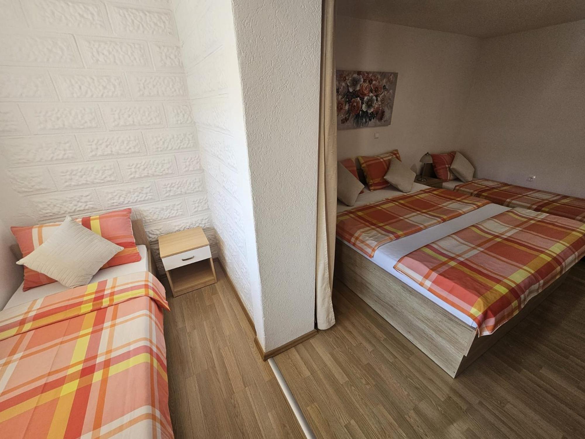Apartments Kovac マカルスカ 部屋 写真